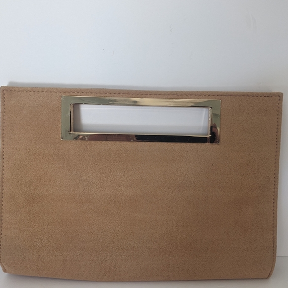 Lisi Leech Chic Tan Clutch with Gold Detailing - Picture 4 of 9